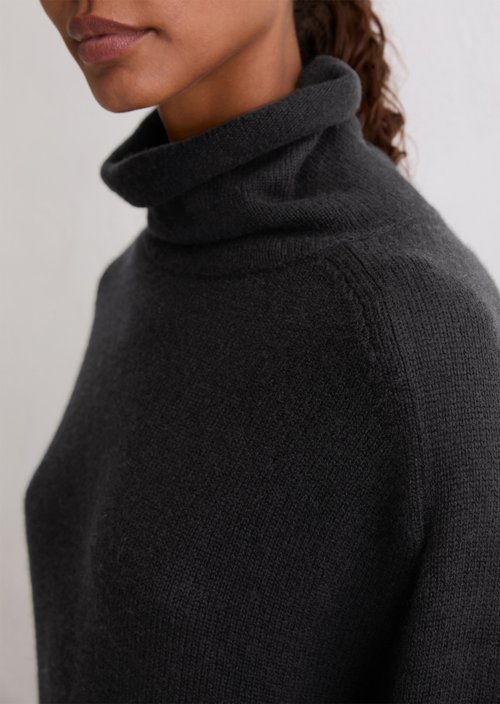 Relaxed knit dress — Black