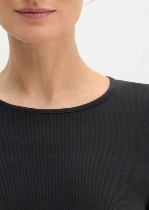 Longsleeve regular Black in detail view