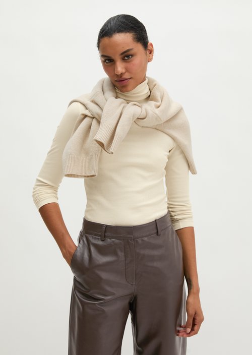Regular turtleneck longsleeve — Chalky Sand