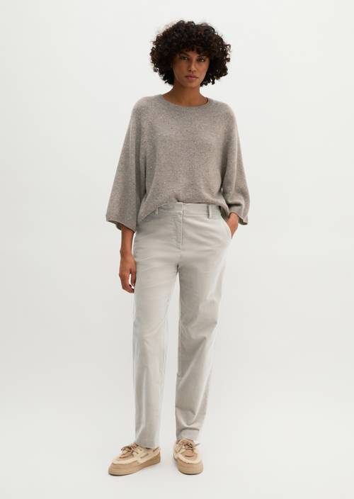 Pantalon en velours conique Chalky Mauve en vue de face