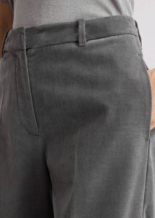 Fluwelen broek wijd Castlerock in detailaanzicht