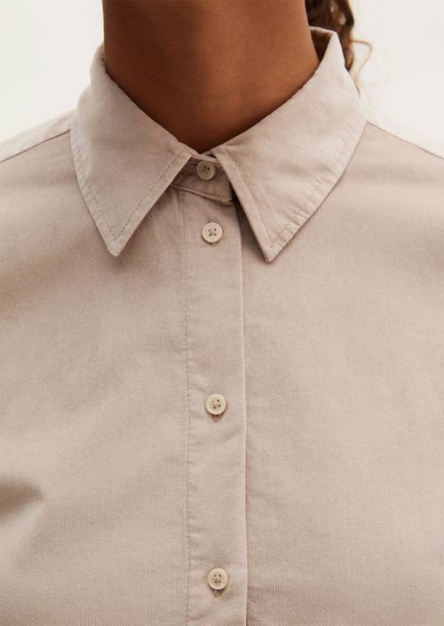 Fitted velvet blouse Chalky Mauve in detail view