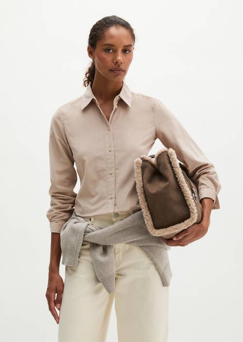 Fitted velvet blouse Chalky Mauve in front view
