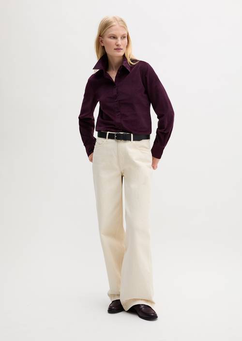 Samtbluse fitted Pure Plum in Frontalansicht