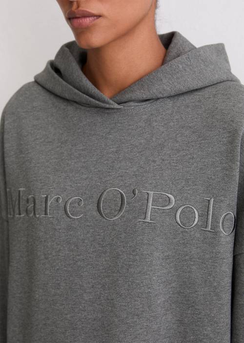 Abito con cappuccio logo rilassato Warm Granite Melange in vista dettagliata
