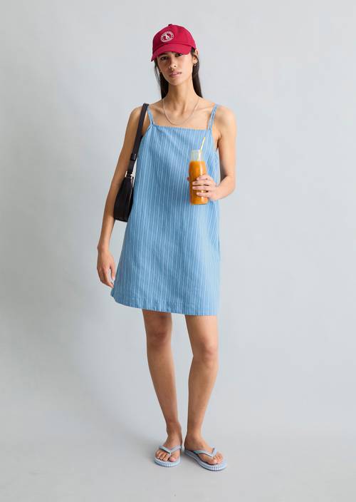 Gestreiftes Kleid relaxed Light Blue in Frontalansicht