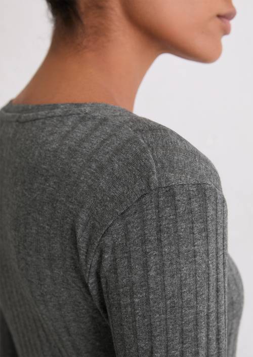 Longsleeve slim Warm Granite Melange in detail view