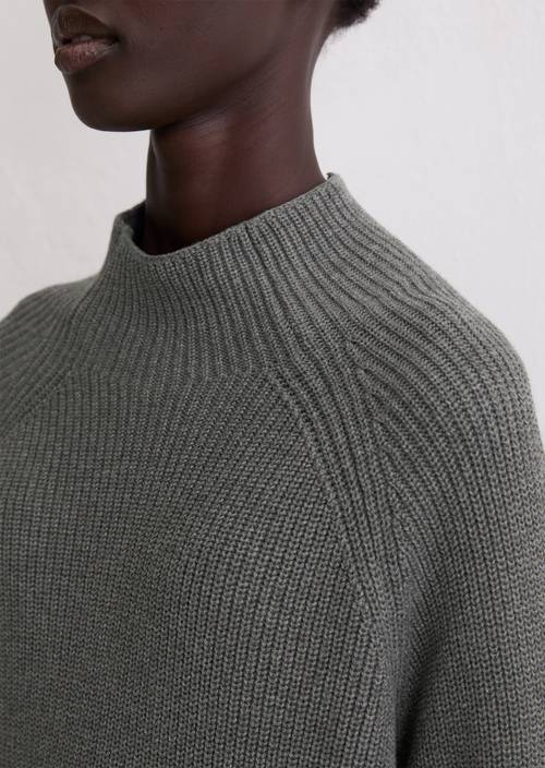 DfC Strickkleid loose Warm Granite Melange in Detailansicht