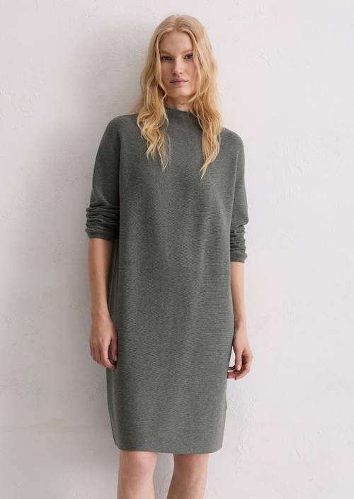 Robe en tricot seamless loose Warm Granite Melange en vue de face