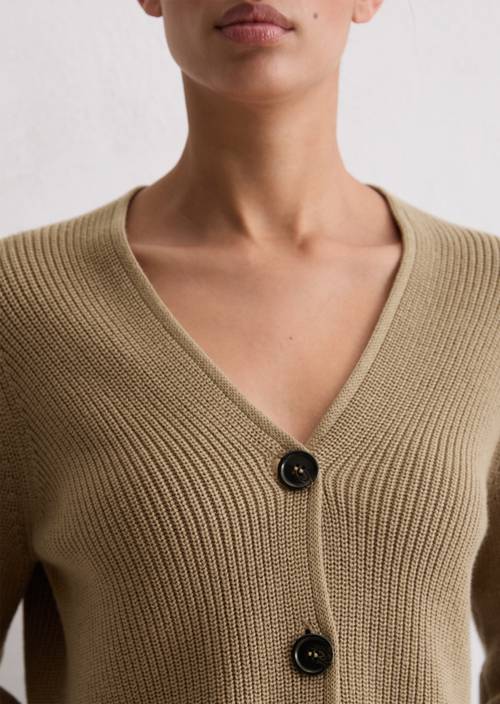 Luźny kardigan z dekoltem w szpic Soft Mocca w widoku szczegółowym