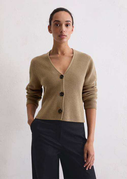 Luźny kardigan z dekoltem w szpic Soft Mocca w widoku z przodu