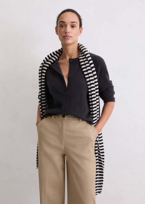 Regular kasjmier vest Deep Night Blue in vooraanzicht