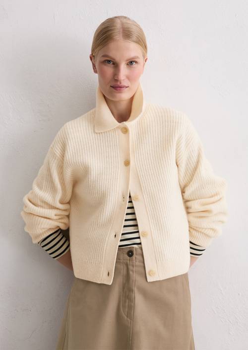 Relaxed cardigan Raw Cream in front view
