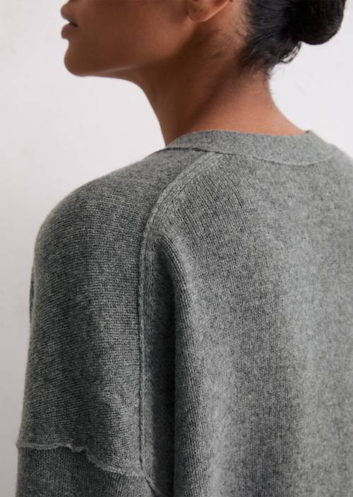 Cardigan oversized Warm Granite Melange in detail view