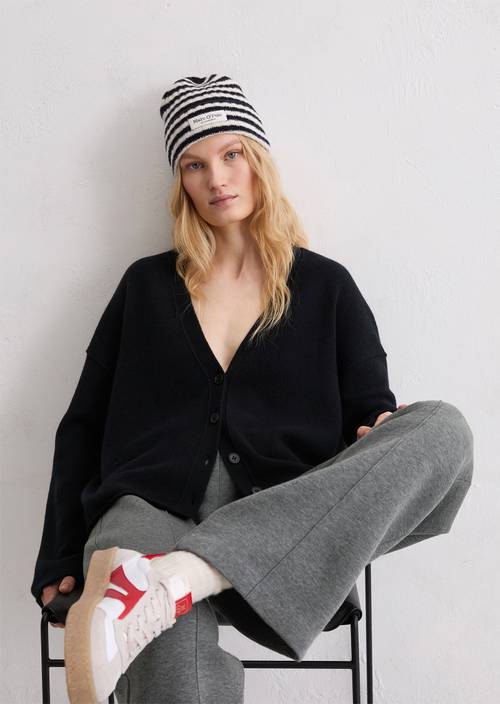 Cardigan oversized Deep Night Blue in front view