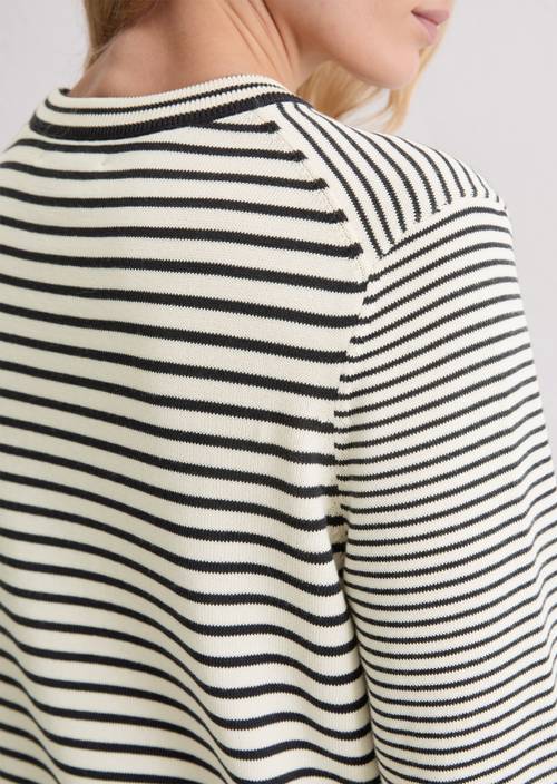 Ringelpullover regular Offwhite in Detailansicht