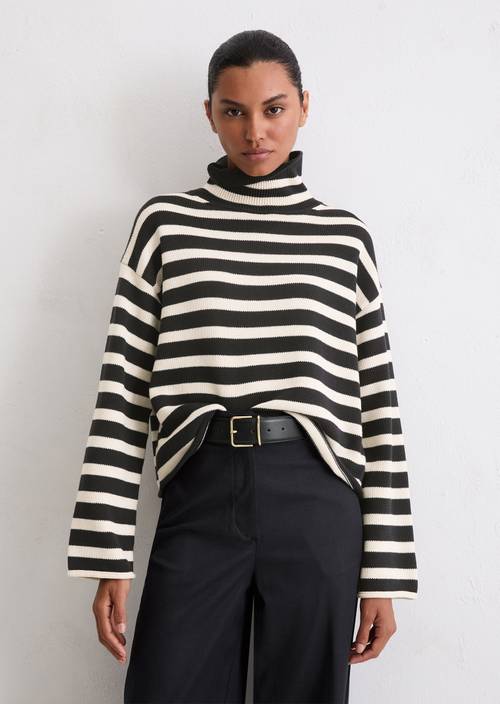 Jersey de cuello alto regular Dark Blue en vista frontal