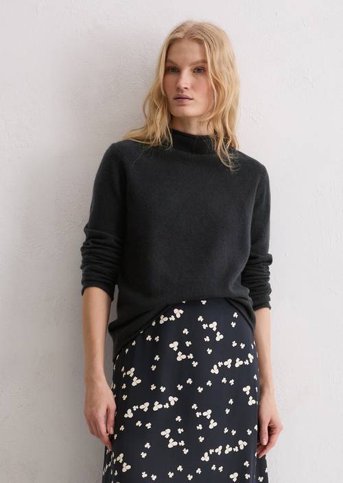 Cashmere sweater regular Deep Night Blue in front view