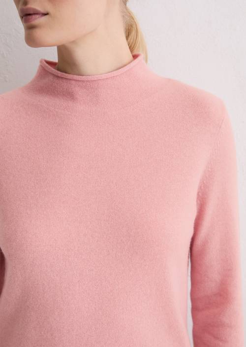 Cashmere sweater regular Natural Rose in detail view
