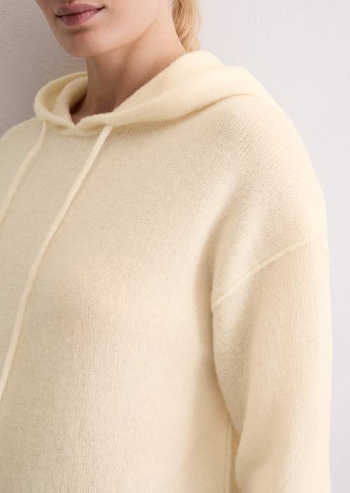 Regular gebreide hoodie Raw Cream in detailaanzicht