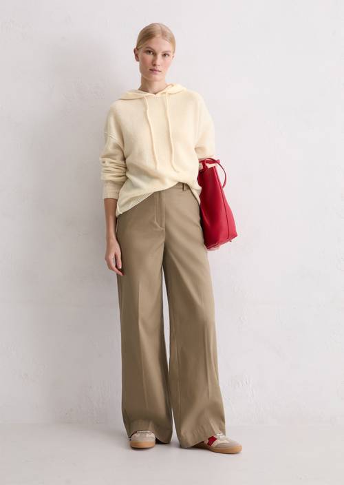 Regular gebreide hoodie Raw Cream in vooraanzicht