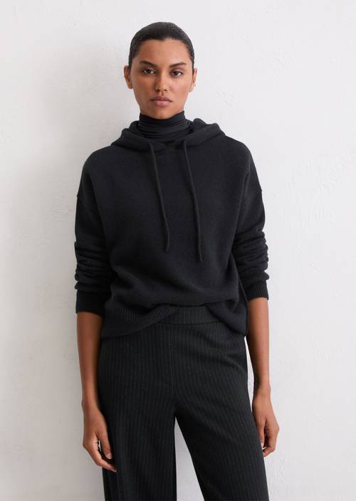 Regular gebreide hoodie Deep Night Blue in vooraanzicht