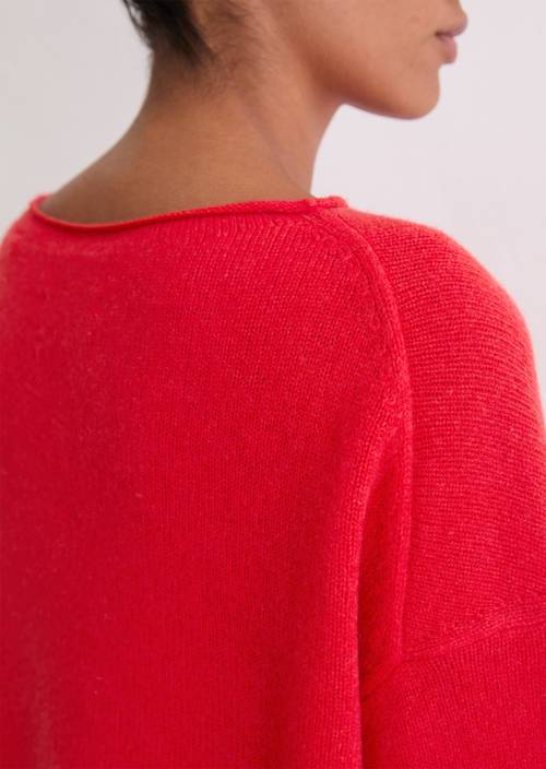 Grote trui Bright Red in detailaanzicht