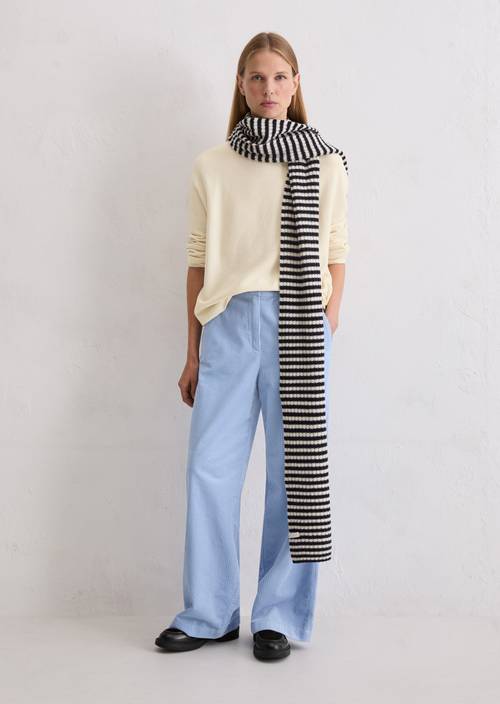 Seamless-Pullover loose Raw Cream in Frontalansicht