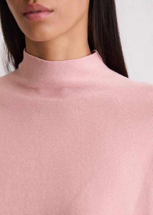 Naadloze trui los Natural Rose in detailaanzicht