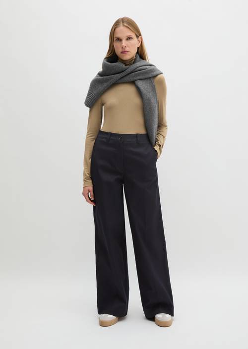 Broek met wijde pijpen lang Deep Night Blue in vooraanzicht