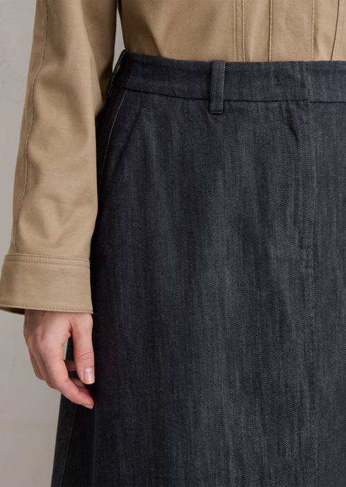 Uitlopende rok Dark Blue in detailaanzicht