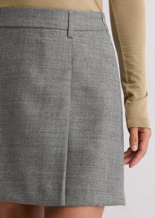 Short skirt with pleat detail — Warm Granite Melange