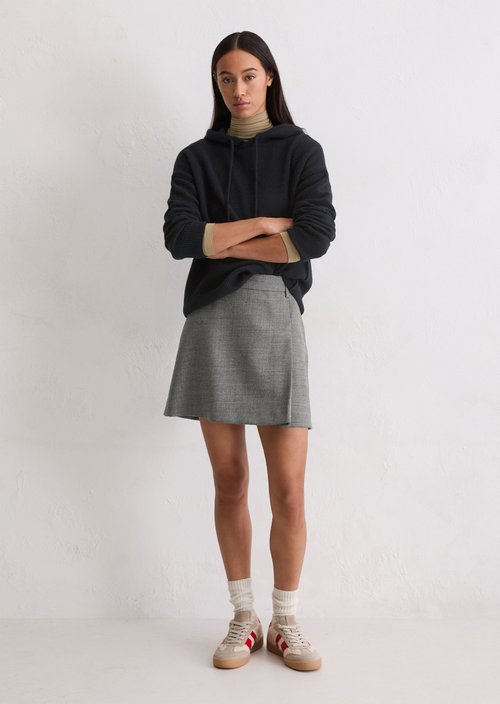 Short skirt with pleat detail — Warm Granite Melange