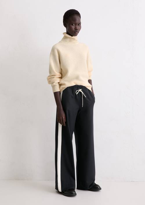 Relaxte flanellen joggers Deep Night Blue in vooraanzicht