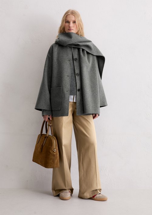 Cape jacket with detachable scarf relaxed made from a double-face 
