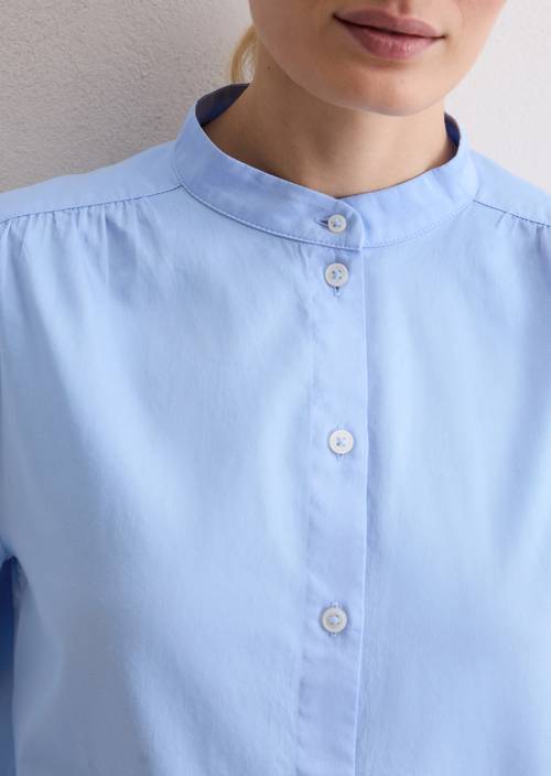 Camicetta rilassata con collo alto Sunny Sea in vista dettagliata