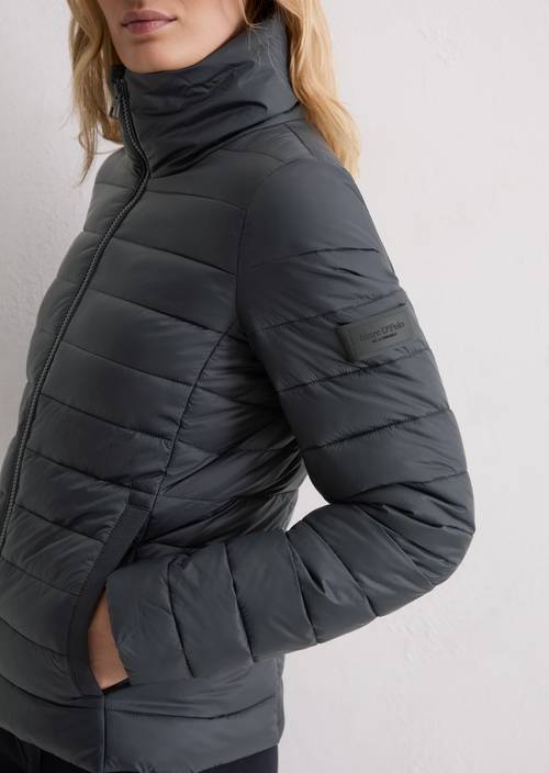 Veste matelassée légère fitted Deep Night Blue en vue détaillée