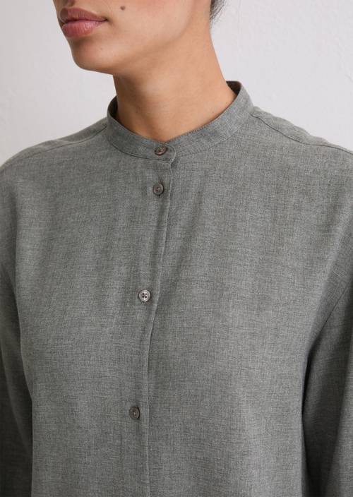 Relaxed cropped blouse Warm Granite Melange in detail view
