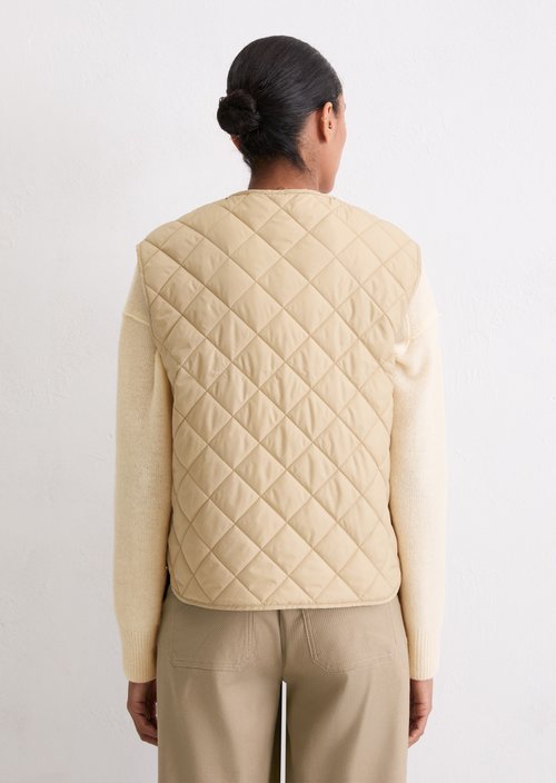 Regular collarless quilted vest — Stormy Sand