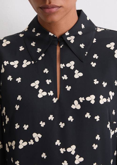 Robe imprimée loose Dark Blue en vue détaillée