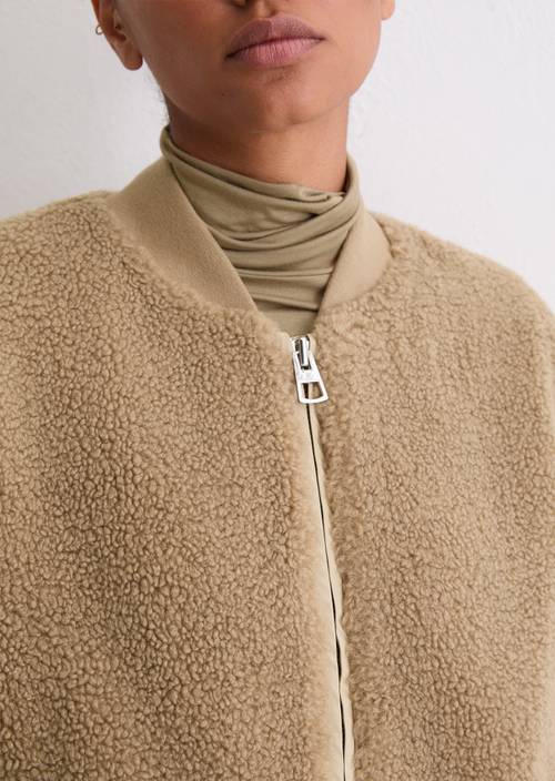 Gilet Teddy regular Soft Mocca en vue détaillée