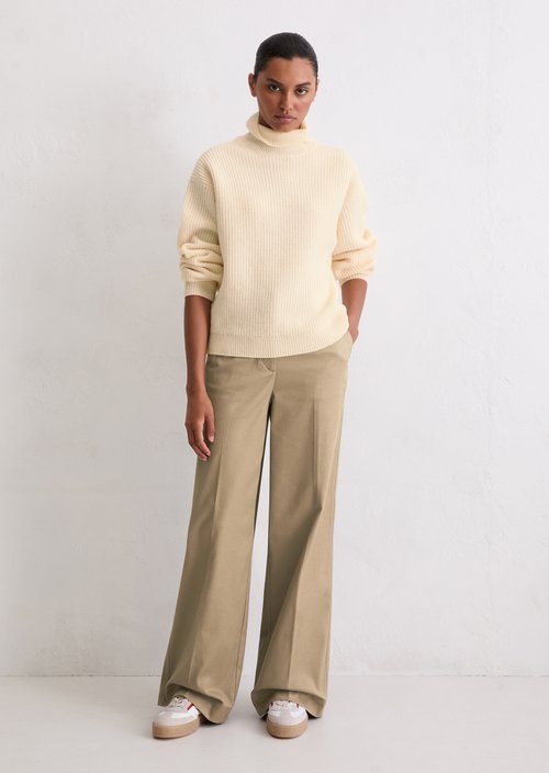 Relaxed knit sweater — Raw Cream