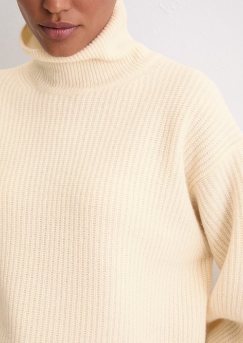 Relaxed knit sweater — Raw Cream