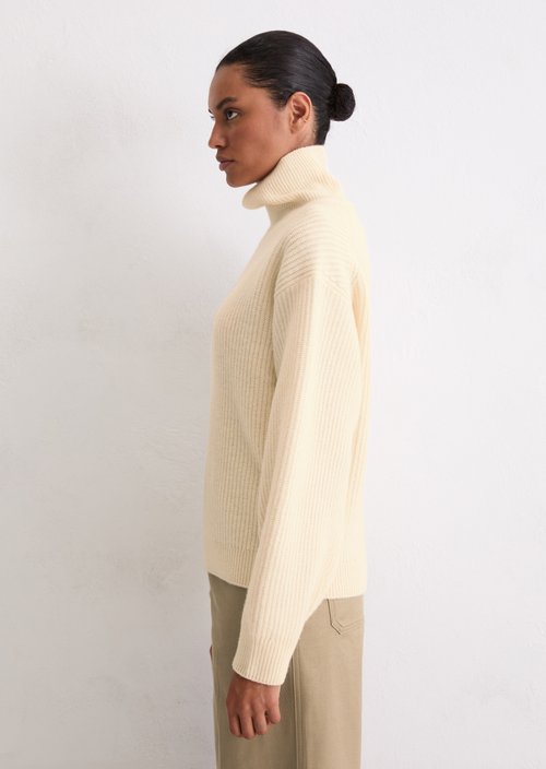 Relaxed knit sweater — Raw Cream