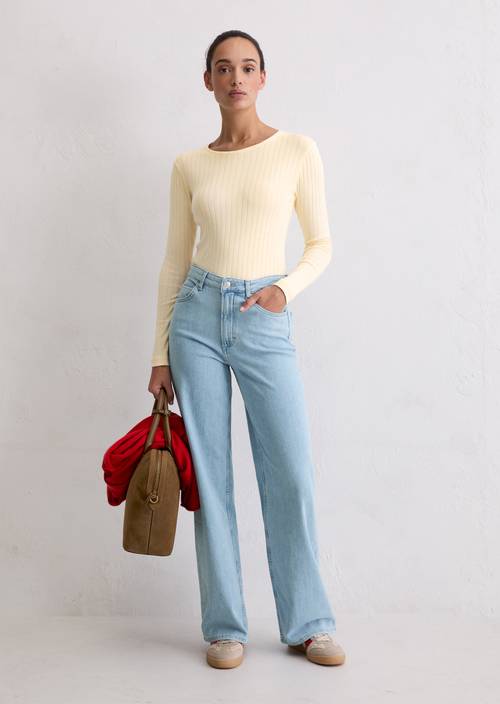 Jeans model Tolva wide long Light Blue in front view
