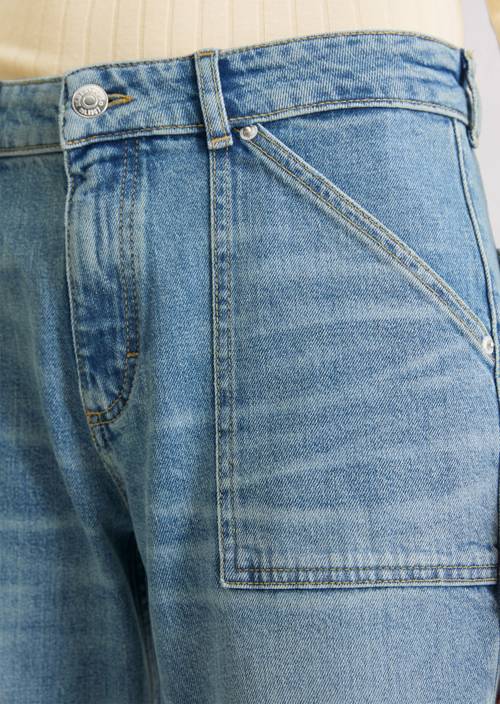 Džíny model Caya Medium Blue v detailním pohledu