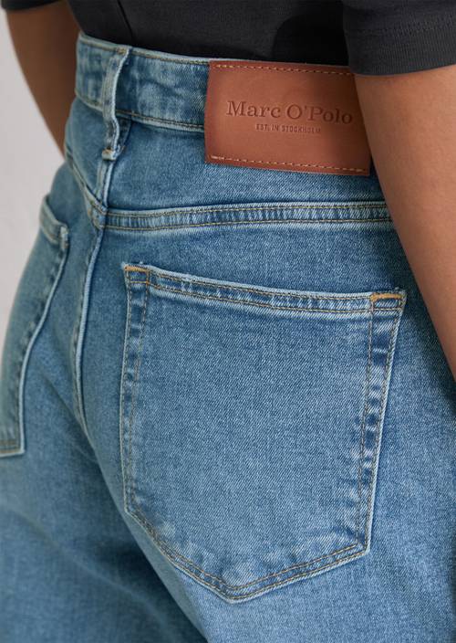 Vaqueros modelo Lania anchos Light Blue en vista detallada