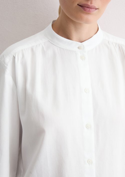 Relaxed stand-up collar blouse — White