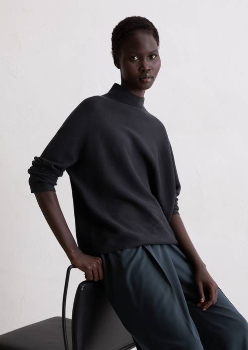 Jersey sin costuras suelto Deep Night Blue en vista frontal