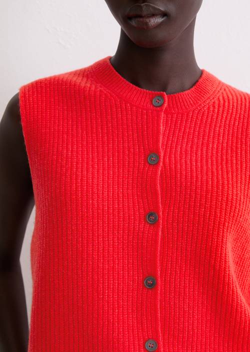 Gilet tricoté sans manches slim Bright Red en vue détaillée